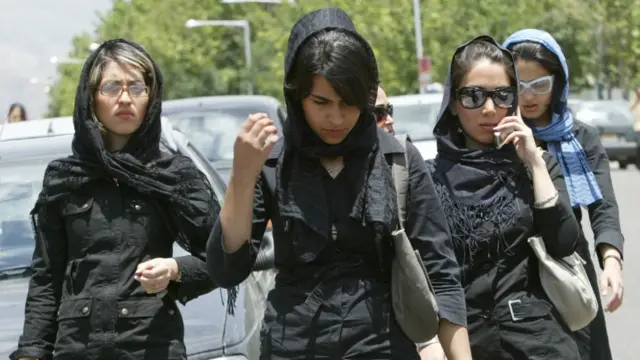 戴頭巾的伊朗婦女