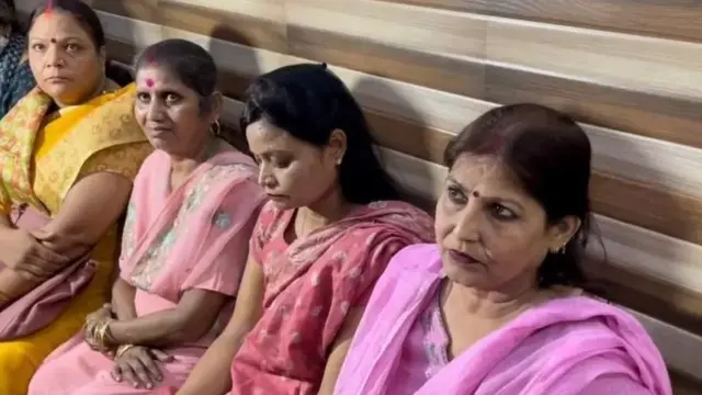 ਅਰਜੀ ਦੇਣ ਵਾਲੀਆਂ ਔਰਤਾਂ