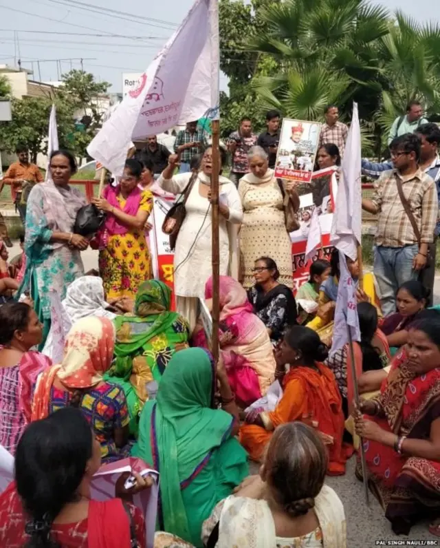 ஆயரை கைது செய்ய வலியுறுத்தி போரட்டம்