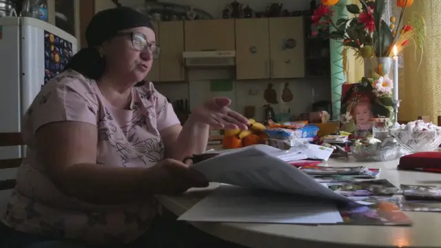 Колишня прийомна мати дівчинки