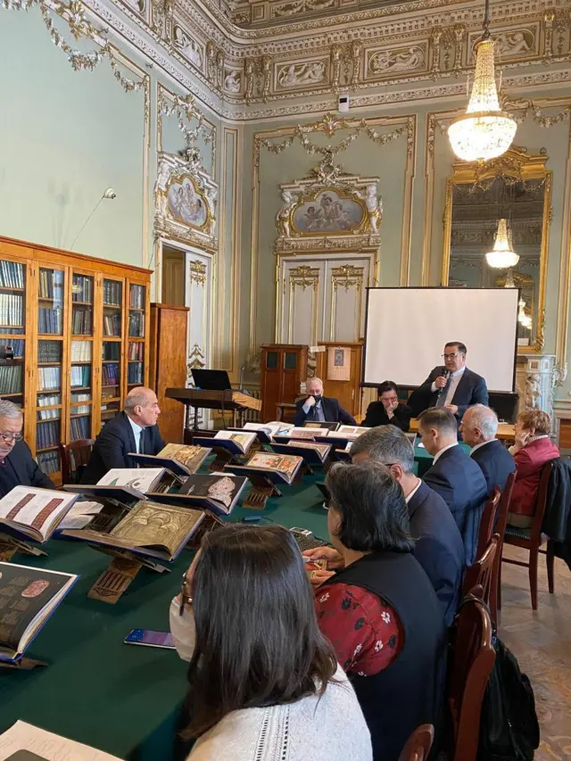 Санкт Петербургдаги навойихонлик