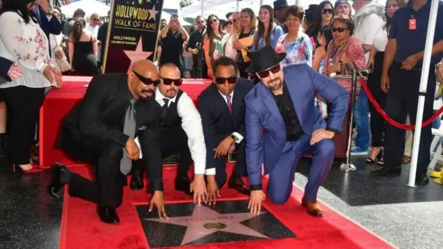 Otkrivanje zvezde posvećene grupi Sajpers Hil na Bulevaru slavnih u Los Anđelesu