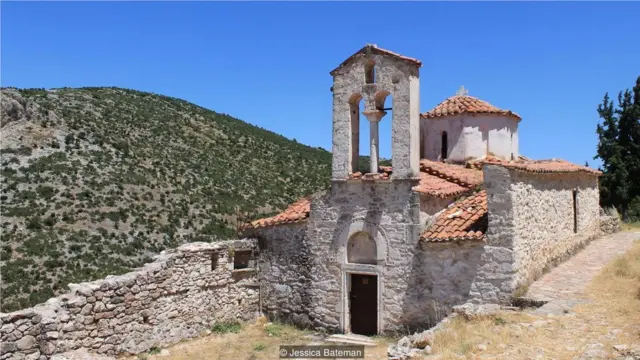 科尔卡团队认为，当斯拉夫人入侵该地区时，居民们逃到了山上