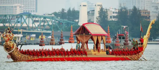 The Narai Song Suban barge along the Chao Phraya river during the Royal celebrations on November 5, 2007, in Bangkok, Thailand. Thailand's magestic royal barge procession, held to celebrate King Bhumibol Adulyadej's coming 80th birthday, swept along the Chao Phraya river without him. King Bhumipol, The world longest reigning monarch, has been in hospital since October 13 after suffering a blood clot in his brain. (Photo by Chumsak Kanoknan/ Getty Images)