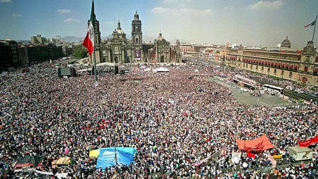 Marcha del Color de la Tierra en 2001