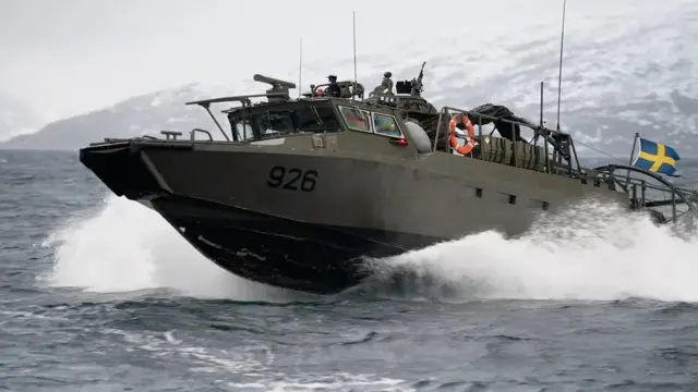 Машғулотлар доирасида Норвегия фьйордларига ҳарбий кемалар ҳам чиқди.