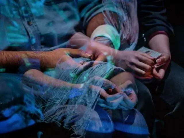 نمایش برخورد جسم سخت به سر