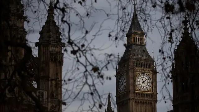 Биг Бен и силуэт парламента