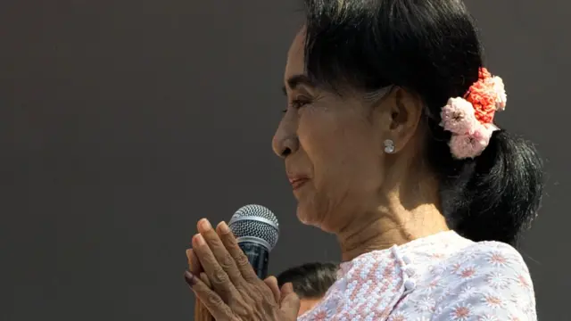 NLD leader Aung San Suu Kyi (9 Nov 2015)