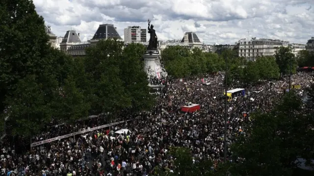 Протести в Парижі
