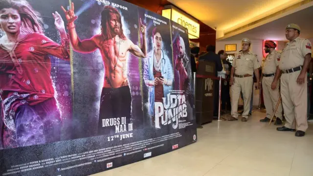 'උද්තා පන්ජාබ්' (Udta Punjab) බොලිවුඩ් සිනමාවේ මෙතෙක් වැඩිම ආදායම් ලැබූ සිනමා නිර්මාණ ලයිස්තුවේ අට වන ස්ථානය ලබා ගැනීමට සමත් වෙයි.