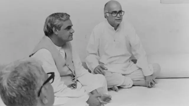 આડવાણીએ "છદ્મ ધર્મનિરપેક્ષપણું" અને "મુસ્લિમ તુષ્ટિકરણ"ની વાતો કરી અને જેનાથી હિંદુઓમાં પાર્ટીનું સમર્થન વધ્યું