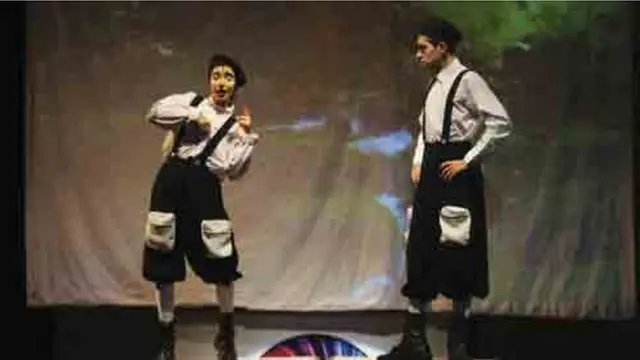 زمین و دلقکها