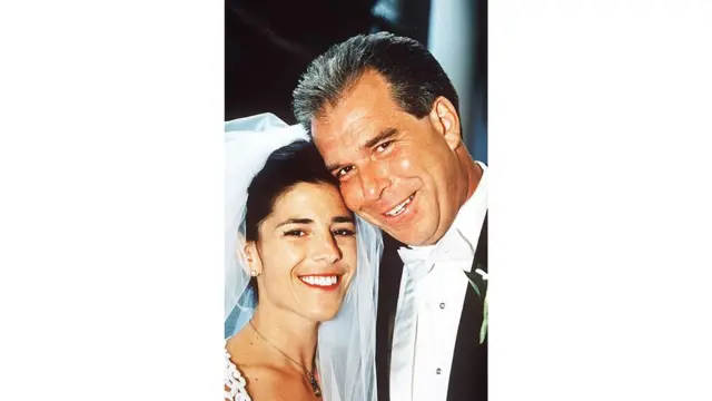 توني رودهام، شقيق هيلاري رودهام كلينتون، ونيكول بوكسر