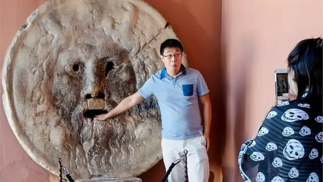 вуста правди