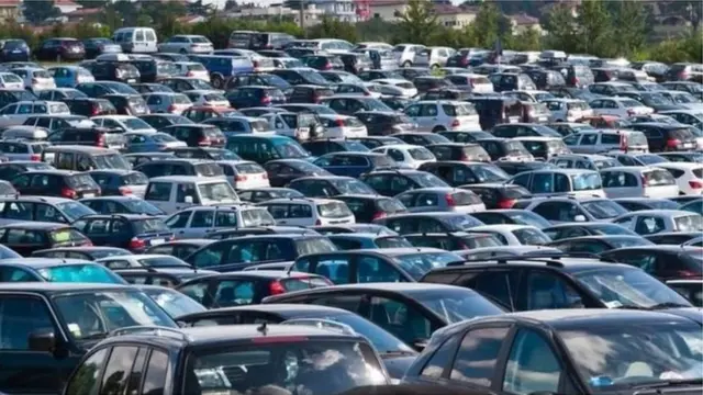 सड़कों पर लगा जाम