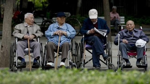 चीन में बुज़ुर्गों की आबादी बढ़ती जा रही है