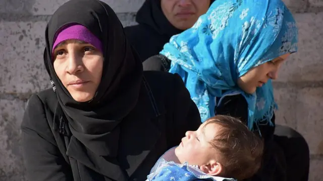 ولسي وګړي د حلب ښار ختیځو سیمو ته د لېږدېدو هڅه کوي