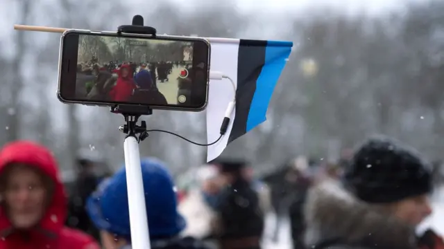 Телефон с флагом Эстонии