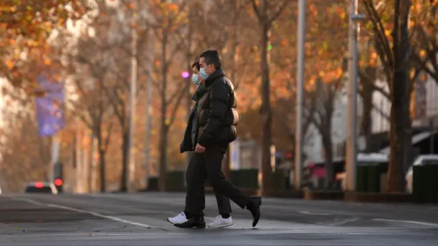 люди в масках