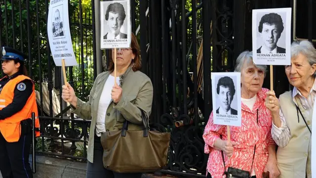 Familiares de Abriata pidiendo justicia.