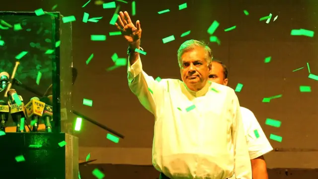 ''අපි කිසිවිටක දේශද්‍රෝහී වැඩ කරලා නැහැ. මම කිසි විටක ජනාධිපතිවරණයක් දිනන්න එල්ටීටීඊ හෝ ත්‍රස්ත කණ්ඩායමක් එකක් ගිවිසුම් ගහලා නැහැ. ඊට වඩා මට හොදයි පරාජය.''