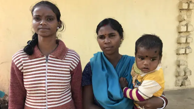 रश्मि टोप्पो अपनी भाभी के साथ