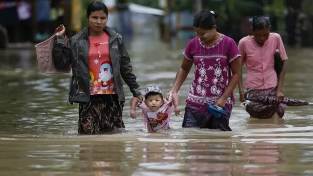 ကရင်ပြည်နယ် ဘားအံမြို့နယ်အတွင်း ဇူလိုင်လ ရေကြီးခဲ့စဉ်။