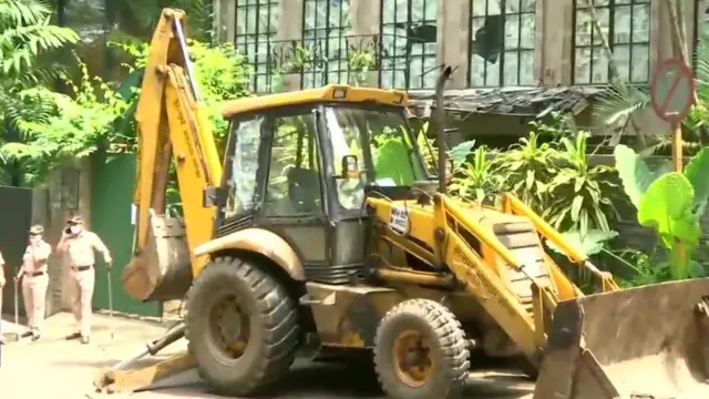 कंगना का दफ़्तर