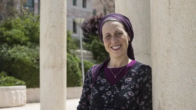 La doctora Naomi Marmon Grumet es fundadora de el Centro Edén en Jerusalén, una organización benéfica que capacita a ayudantes de mikveh (Foto de Heidi Levine para la BBC).