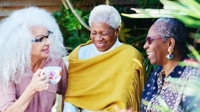 তিনজন বৃদ্ধ নারী।