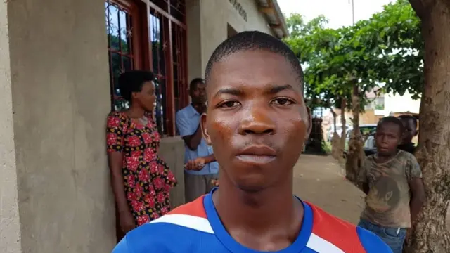 Ntahomvukiye Marius abuga ko umupfasoni Hagabimana Louis yasavye ikigongwe umugabo wiwe ariko abandanya kumurasa