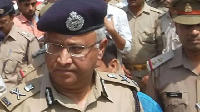 यूपी में पुलिस अधिकारी