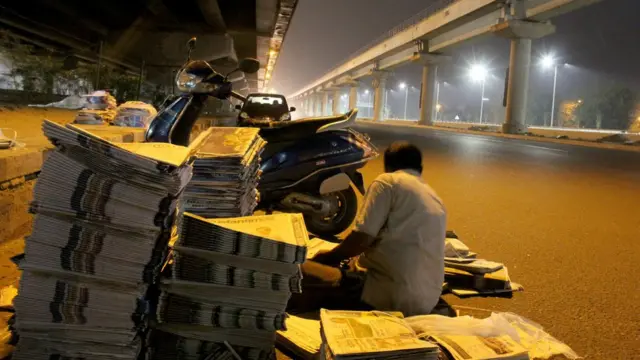 मीडिया, वर्तमानपत्रं, वृत्तवाहिन्या