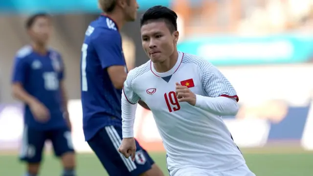 Tiền vệ Quang Hải
