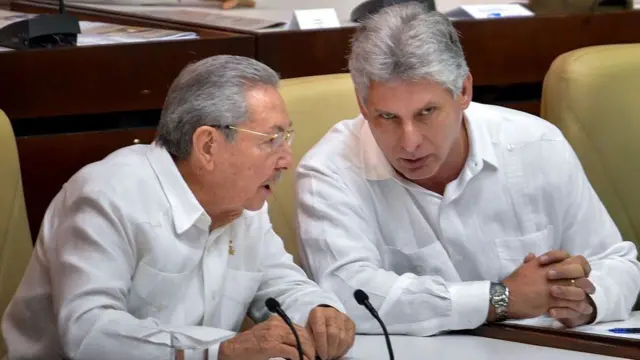 Raúl Castro e Miguel Díaz-Canel