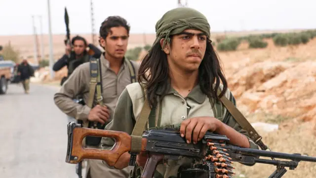 ஆயுதமேந்திய போராளிகள்