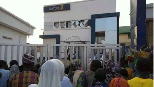 Banki ti ado oloro fọ