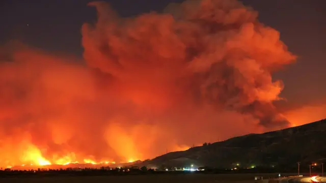 Una vista de los incendios en California
