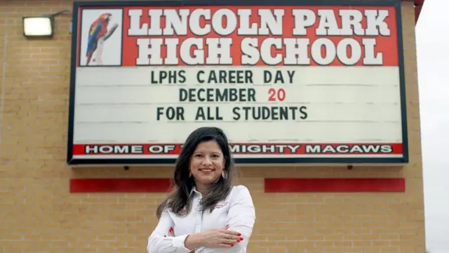 diretora da escola Lincoln Park, Cynthia Cardenas