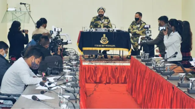 সাংবাদিক বৈঠকে মেঘালয় বিএসএফের আইজি হরদীপ সিং