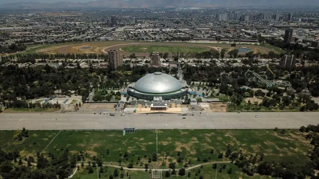 चिली की राजधानी सैंटियागो में दुनिया का सबसे बड़ा शहरी पार्क है