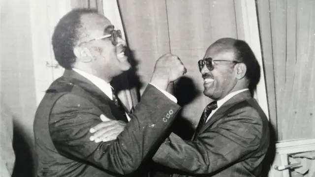 አቶ ከተማ ይፍሩ ከታንዛኒያው ዲፕሎማት ሳሊም አህመድ ሳሊም ጋር