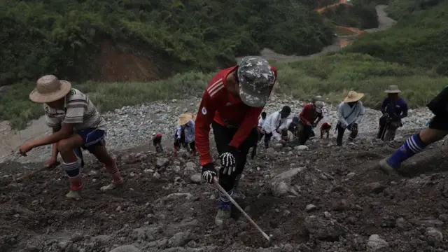 ရောင်းတန်းဝင် ကျောက်ကောင်းတစ်လုံးရဖို့က သူတို့တွေရဲ့ ရည်မှန်းချက်ပါ