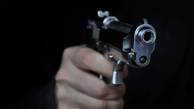 கனடாவில் தமிழக மாணவி மீது கத்தி, துப்பாக்கியால் தாக்குதல் - நடந்தது என்ன?