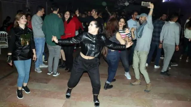 İranlı turistler yeni yıla Van'da eğlenerek girdiler