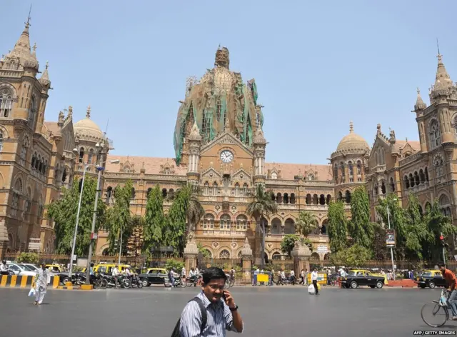 સીએસટી સ્ટેશનની તસવીર