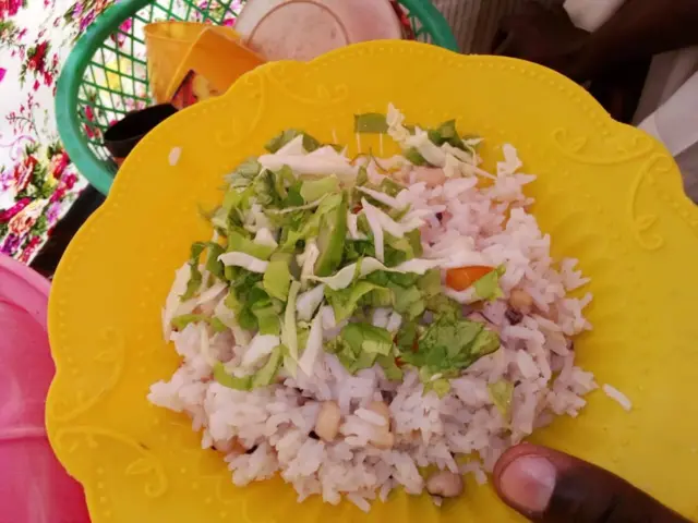 Wọ́n sọ ilé oújẹ náà ní Sabo Nanono, orúkọ mínísítà ètò ọ̀gbìn, wọ́n sì ''n ta oújẹ ọgbọ̀ náírà níbẹ̀