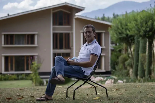 साजिद फारुख, 43