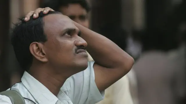 பங்குச் சந்தைகளில் கடும் வீழ்ச்சி: சென்செக்ஸ் 792 புள்ளிகள் சரிவு